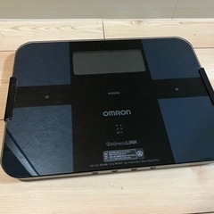 神戸中央区　OMRON電子体重計　ほぼ新品(バッテリー付)