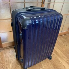 【無料】大 スーツケース（とても軽い）