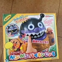 アンパンマン　がぶがぶバイキンじょう