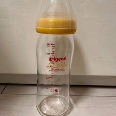 新品未使用　ピジョン哺乳瓶　母乳実感　ガラス240ml