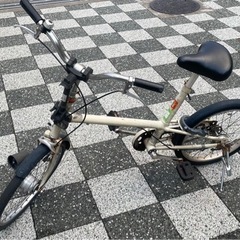 無印の自転車 傷錆汚れ多数あり 後輪タイヤに穴ありとパンクあり