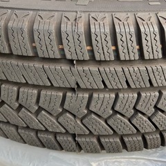 スタッドレスタイヤ4本セット(205/60R16)