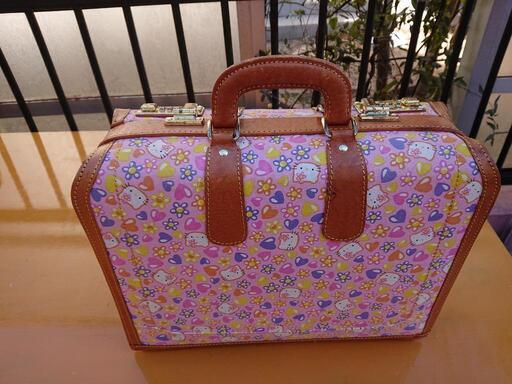 中古 キティ 旅行カバン