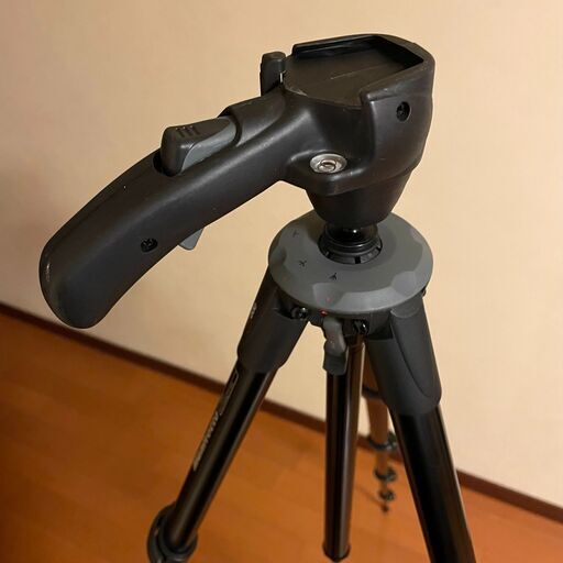 三脚と動作確認済ハンディカムのセットCanon ivis FS10 \u0026 Manfrotto