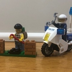 LEGOレゴ シティ ポリスバイクとドロボウ  60041