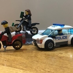 LEGOレゴ シティ ポリスカーとドロボウのバイク 60042