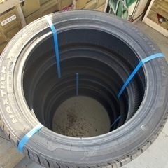新品未使用　　215／45R17海外製タイヤ