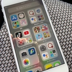 更新　iPhone8 64ギガ　SIMフリー　シルバー