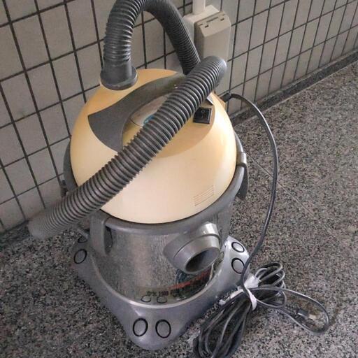 商談中 掃除機  乾湿両用集塵機
