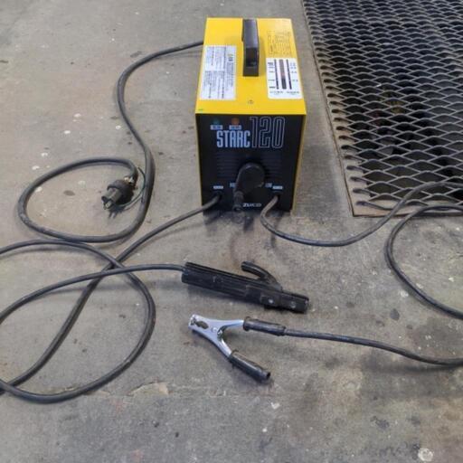SUZUKID 100V/200V兼用 交流アーク溶接機 スターク120 50Hz SSC-121\n\n