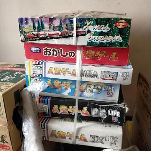 直接取りに来ていただける方限定】ソフビ、人生ゲーム、服、皿、湯呑