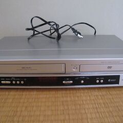 SHARP VHS-DVD DV-NC750 