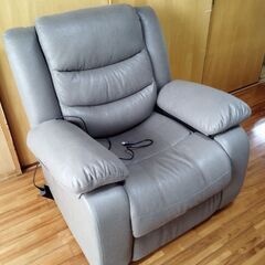 大特価、値下げしました。リクライニングチェア(電動)ほぼ未使用