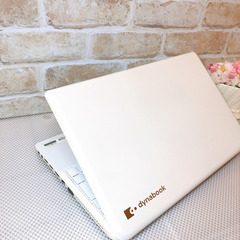 【ＳＳＤ２５６ＧＢ⭐️メモリＧＢ⭐️カメラ付きＷｉｎ１１】即使用ノートパソコン