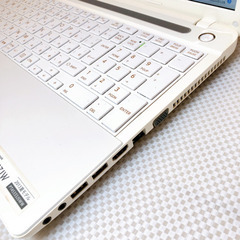 【ＳＳＤ２５６ＧＢ⭐️メモリＧＢ⭐️カメラ付きＷｉｎ１１】即使用ノートパソコン