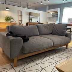 2.5〜3人掛けソファ 美品 おしゃれ 北欧