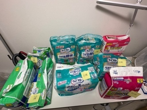 まとめ売り】 介護用品 おむつ おしりふき - 家庭用品