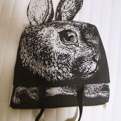 ウサギの顔のトートバッグ