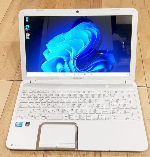 東芝 T552/36GW 新品同様美品 Windows11pro CeleronB830 新品8GBメモリ 新品SSD256GB WiFi内蔵 ブルーレイマルチドライブ搭載