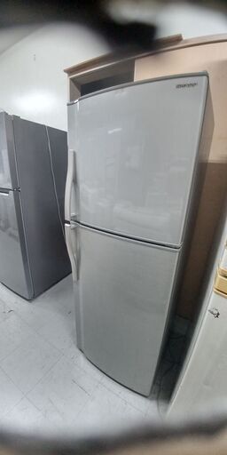 シャープ冷蔵庫2012年製228 L 別館に置いてます