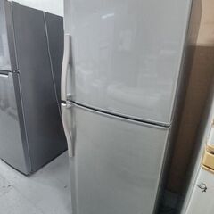 シャープ冷蔵庫2012年製228 L 別館に置いてます