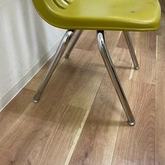 ヴァルコ　チェア　オリーブ　VIRCO