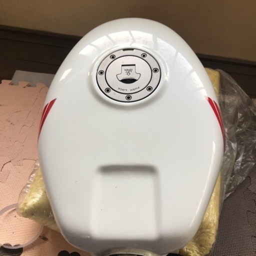 ホンダ　CBR250RR ガソリンタンク年式不明