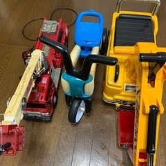 パワーショベル　消防車　三輪車