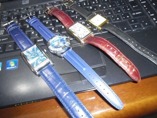 お下げ致しました！コレクション保管・紳士用腕時計！未使用＆数回使用の美)品、４点セットのお譲りです。