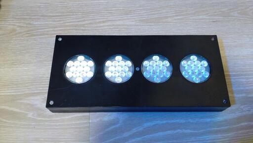 引き取り限定大阪 AI HYDRA 52 HD(ハイドラ 52 HD)水槽 照明 サンゴ