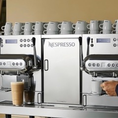 ネスプレッソ(nespresso)アグイラ420★4連式美品