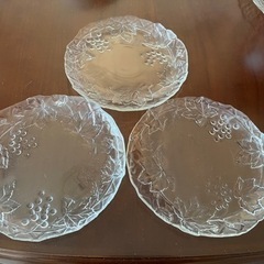 ぶどう柄ガラス　サラダボウルとプレート平皿