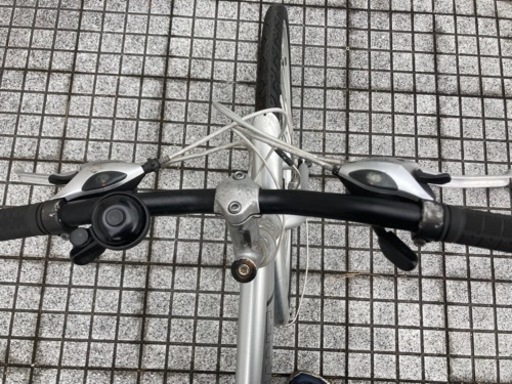 クロスバイク】ジャイアント製 CS3000 XSサイズ 後タイヤ、グリップ