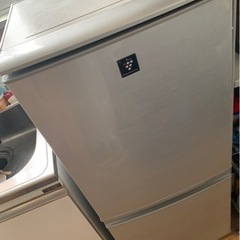 【ネット決済】購入決定済み　一人暮らしサイズ 冷蔵庫　SHARP...