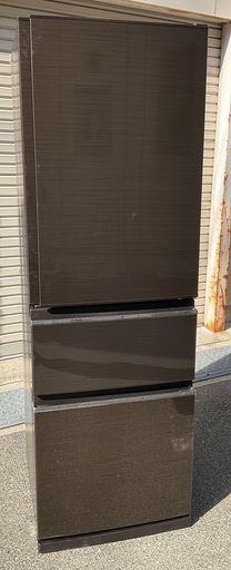 【RKGRE-067】特価！三菱/365L 3ドア冷凍冷蔵庫/MR-CX37D-BR/中古品/2018年製/当社より近隣無料配達