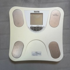 タニタ　体重計✨体脂肪計測付き