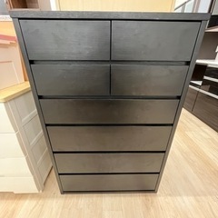 ダークブラウンのハイチェストをご紹介します