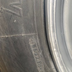 タイア　大型トラック