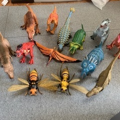 恐竜　おもちゃ