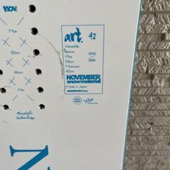 November ARTISTE 142cm 別注カラー ノベンバー アーティスト　スノボ　板　スノーボード