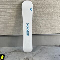 November ARTISTE 142cm 別注カラー ノベンバー アーティスト　スノボ　板　スノーボード