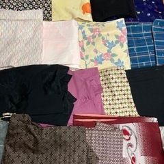 着物、帯、羽織り物、浴衣等 60点以上あります。