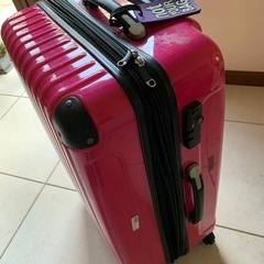 82L程度　大型サイズ　ピンクのスーツケース