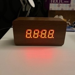ニトリ　アラーム・日付・室内温度表示機能付き　時計