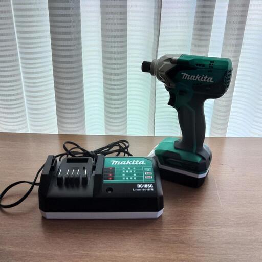 マキタ M697D 14.4V 充電式インパクトドライバ