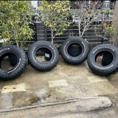 BFgoodrich タイヤ KM2 235/85r16 ホワイ...