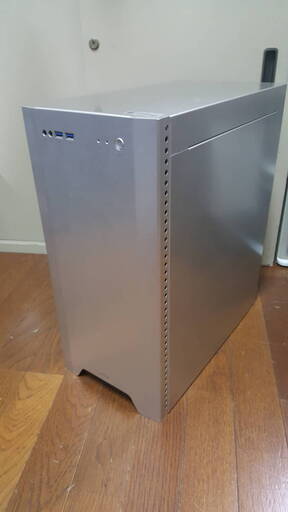 DeskTop PC (HDD メモリーなし) 動作未確認　本体のみ　ジャンクにてお願いします。