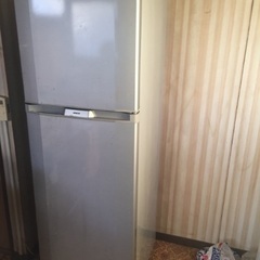 冷蔵庫 日立R-23YA 230Ｌ 高さ約160cmくらい