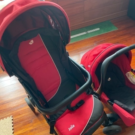 ベビーカーでチャイルドシートにもなります。一台で2役