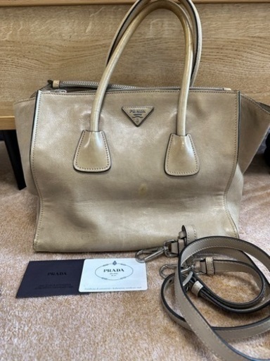 PRADA トートバッグ